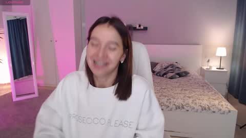 Bella online show from 09/27/25, 01:10