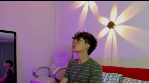 Snapshot of bellmontneon chatting on 09/17/25, 11:01 Neon online show from 09/17/25, 11:01