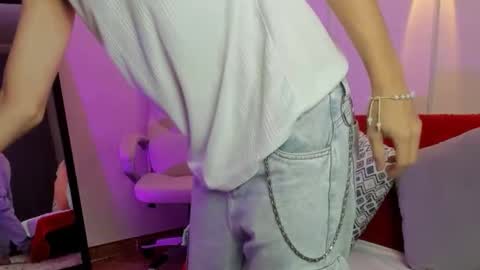 Snapshot of bellmontneon chatting on 09/25/25, 11:14 Neon online show from 09/25/25, 11:14