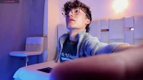 Snapshot of bellmontneon chatting on 09/28/25, 07:30 Neon online show from 09/28/25, 07:30