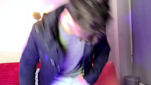 Snapshot of bellmontneon chatting on 09/30/25, 11:15 Neon online show from 09/30/25, 11:15