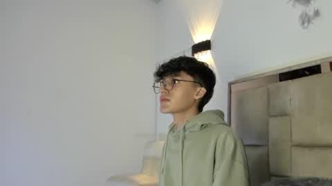 Snapshot of bellmontneon chatting on 10/13/25, 11:32 Neon online show from 10/13/25, 11:32