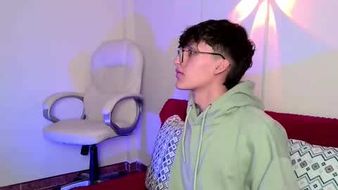 Snapshot of bellmontneon chatting on 10/14/25, 11:22 Neon online show from 10/14/25, 11:22