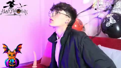 Snapshot of bellmontneon chatting on 10/17/25, 11:24 Neon online show from 10/17/25, 11:24