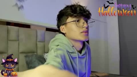 Snapshot of bellmontneon chatting on 10/29/25, 11:34 Neon online show from 10/29/25, 11:34