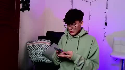 Snapshot of bellmontneon chatting on 11/12/25, 11:21 Neon online show from 11/12/25, 11:21