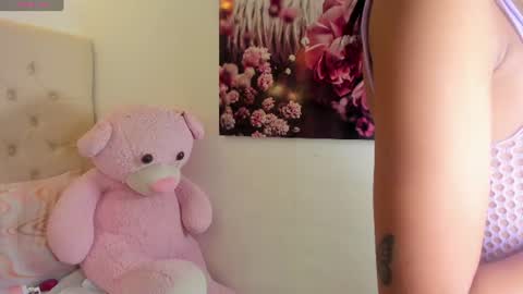 Snapshot of bellota_hil chatting on 06/14/26, 02:24 Bellota Hil online show from 06/14/26, 02:24