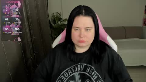 LinaBoo online show from 12/04/25, 05:39