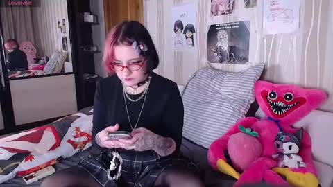 Viki online show from 11/13/25, 03:22