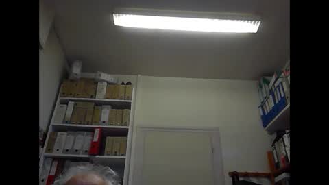 Snapshot of bemichel chatting on 09/20/25, 12:50 jaimetout online show from 09/20/25, 12:50