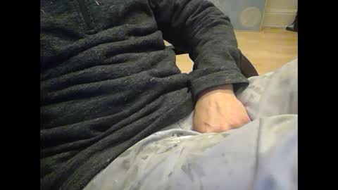 Snapshot of bemichel chatting on 10/15/25, 04:29 jaimetout online show from 10/15/25, 04:29