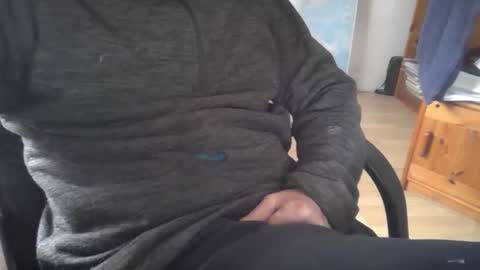 Snapshot of bemichel chatting on 11/29/25, 10:29 jaimetout online show from 11/29/25, 10:29