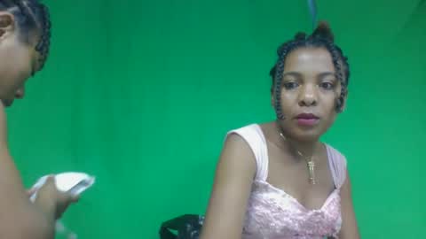 Snapshot of bemonique chatting on 06/02/26, 08:49 bemonique online show from 06/02/26, 08:49