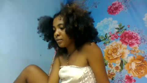 Snapshot of bemonique chatting on 06/11/26, 12:43 bemonique online show from 06/11/26, 12:43
