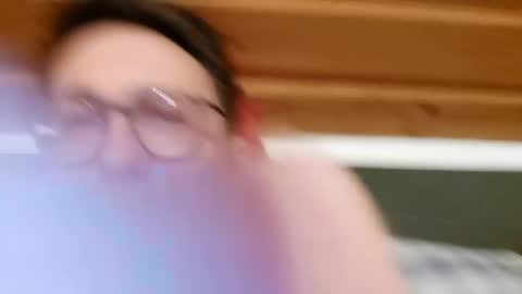 Snapshot of ben00189 chatting on 12/17/24, 06:42 ben00189 online show from 12/17/24, 06:42