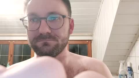 Snapshot of ben00189 chatting on 12/30/24, 06:05 ben00189 online show from 12/30/24, 06:05