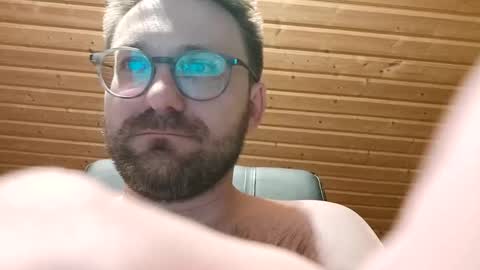 Snapshot of ben00189 chatting on 01/05/25, 10:40 ben00189 online show from 01/05/25, 10:40