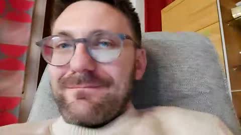 Snapshot of ben00189 chatting on 10/17/25, 08:44 ben00189 online show from 10/17/25, 08:44