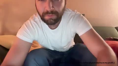 Snapshot of ben_nm chatting on 01/08/26, 02:25 Ben N. online show from 01/08/26, 02:25