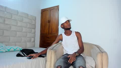 Snapshot of benbrownn chatting on 10/26/25, 08:15    online show from 10/26/25, 08:15