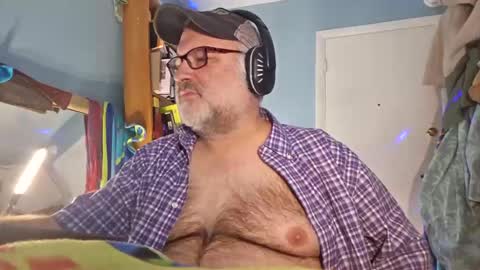 Snapshot of bendavewill chatting on 12/21/24, 05:47 Bendavewill online show from 12/21/24, 05:47