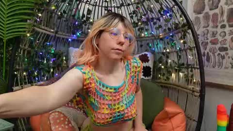 Willow online show from 10/06/25, 12:02