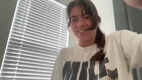 Snapshot of bendlikebecks chatting on 05/28/26, 01:19 bendlikebecks online show from 05/28/26, 01:19