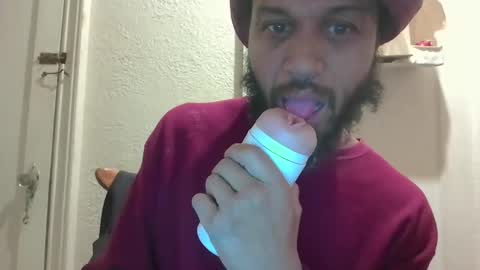 Snapshot of bendovereasy chatting on 12/04/25, 04:33 bendovereasy online show from 12/04/25, 04:33