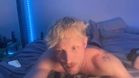 Snapshot of bendoverxo chatting on 02/16/26, 07:59 bendoverxo online show from 02/16/26, 07:59