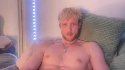 Snapshot of bendoverxo chatting on 02/18/26, 10:55 bendoverxo online show from 02/18/26, 10:55
