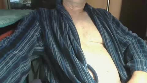 Snapshot of bendrinkin chatting on 09/21/25, 10:06 bendrinkin online show from 09/21/25, 10:06