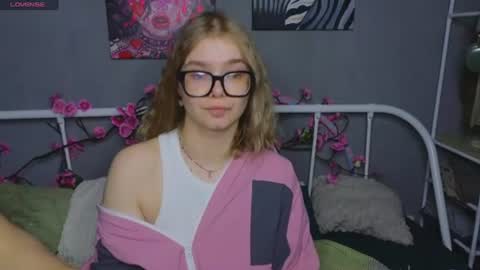 KENDALL  NATHAN online show from 06/19/26, 07:28