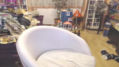 Snapshot of benijamin chatting on 10/23/25, 08:57 benijamin online show from 10/23/25, 08:57