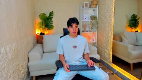 BENJAMIN online show from 01/11/25, 02:30