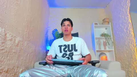BENJAMIN online show from 01/29/25, 01:16