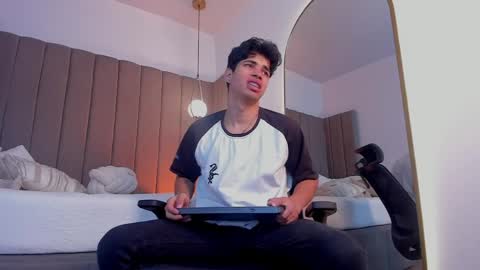BENJAMIN online show from 05/10/26, 01:22