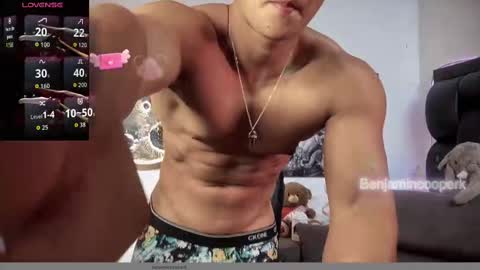 Snapshot of benjamincooperk1 chatting on 10/31/25, 07:53 benjamincooperk online show from 10/31/25, 07:53