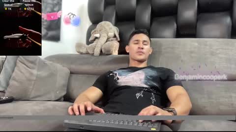 Snapshot of benjamincooperk1 chatting on 11/15/25, 07:05 benjamincooperk online show from 11/15/25, 07:05