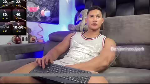 Snapshot of benjamincooperk1 chatting on 11/20/25, 05:51 benjamincooperk online show from 11/20/25, 05:51