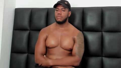 Snapshot of benjaminsr chatting on 03/25/26, 06:36 BEJAMIN online show from 03/25/26, 06:36