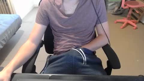 Benjifrenchi online show from 10/31/25, 07:42