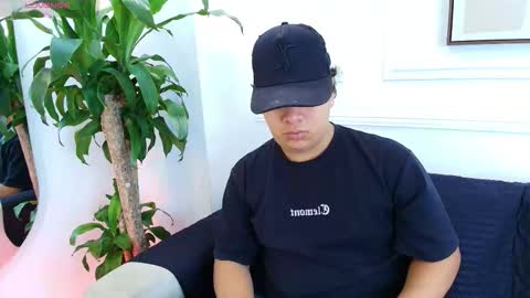 Snapshot of bennett_alejoo chatting on 10/01/25, 06:36 bennett_alejoo online show from 10/01/25, 06:36