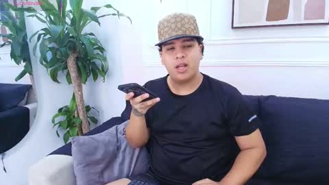 Snapshot of bennett_alejoo chatting on 10/06/25, 06:38 bennett_alejoo online show from 10/06/25, 06:38