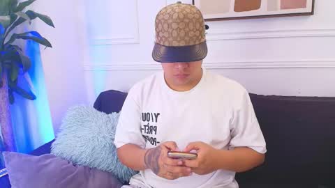 Snapshot of bennett_alejoo chatting on 10/13/25, 06:19 bennett_alejoo online show from 10/13/25, 06:19