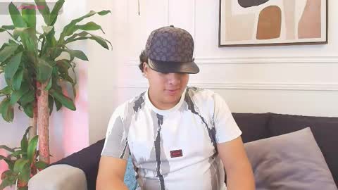 Snapshot of bennett_alejoo chatting on 10/28/25, 07:05 bennett_alejoo online show from 10/28/25, 07:05