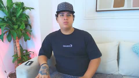 Snapshot of bennett_alejoo chatting on 11/04/25, 07:02 bennett_alejoo online show from 11/04/25, 07:02