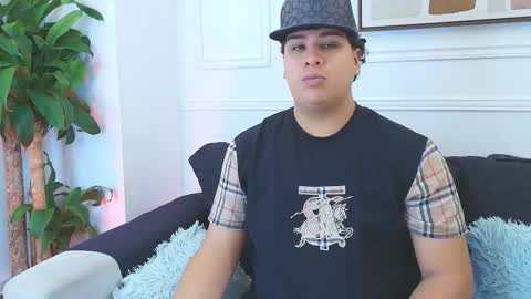 Snapshot of bennett_alejoo chatting on 11/27/25, 07:27 bennett_alejoo online show from 11/27/25, 07:27