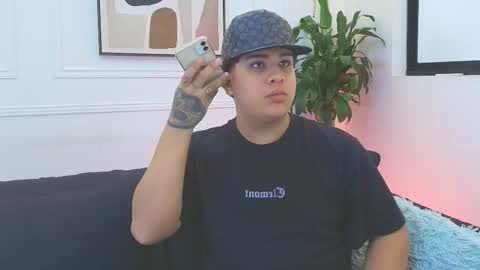 Snapshot of bennett_alejoo chatting on 11/29/25, 07:28 bennett_alejoo online show from 11/29/25, 07:28