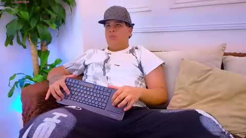 bennett_alejoo online show from 07/28/26, 08:52