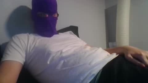 Snapshot of bennybueno chatting on 04/03/26, 03:37 bennybueno online show from 04/03/26, 03:37
